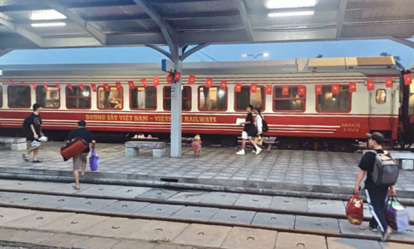 Giá vé tàu Hoa Phượng Đỏ Hà Nội Hải Phòng