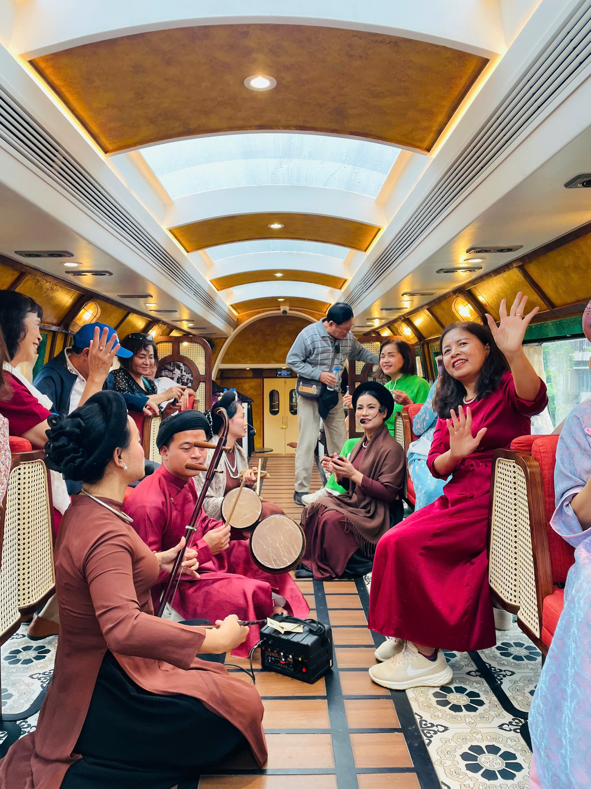 Đi tàu 5 Cửa Ô mùa đông